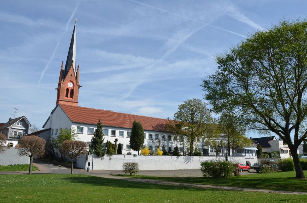 Hotel Restaurant Zum Schiffchen Maintal Exteriör bild